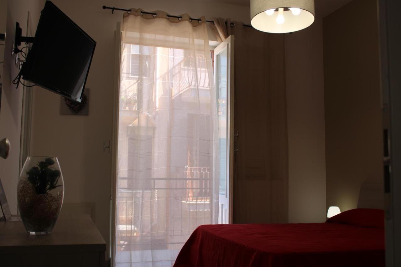 La Stanza Vicino Al Mare , Una Camera Da Letto E Bagno Con Balcone Vista Mare Apartment Balestrate Luaran gambar