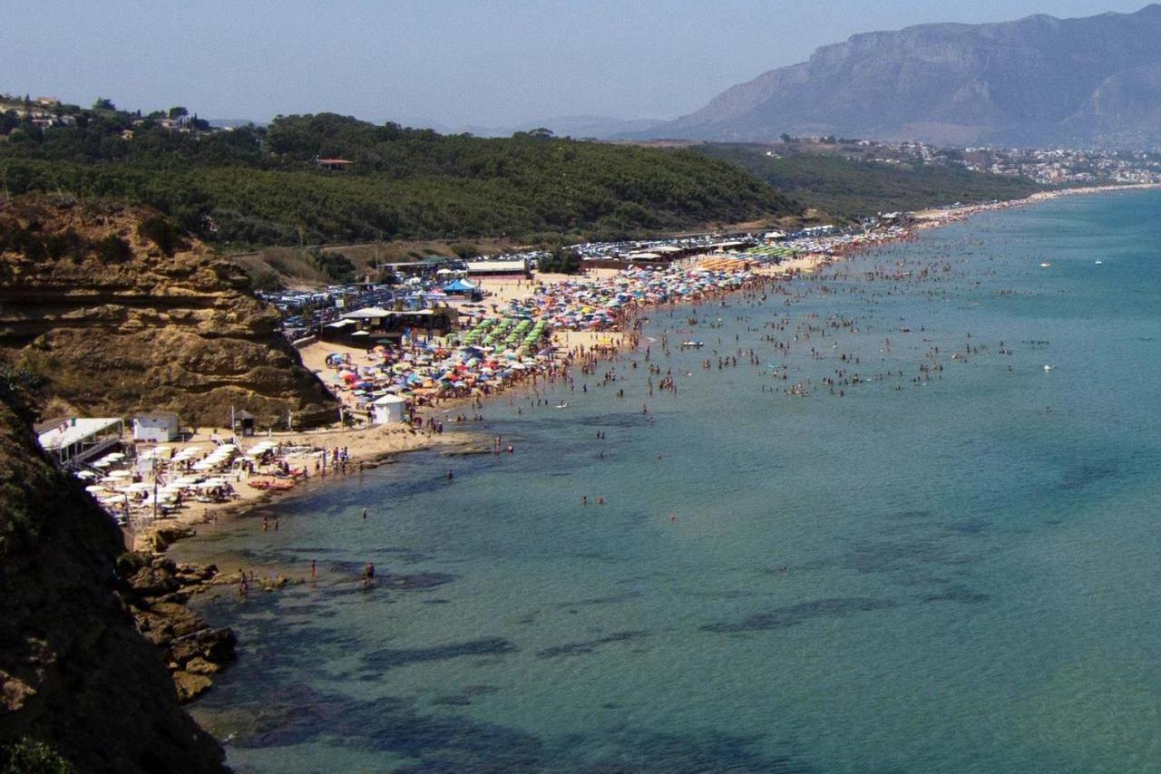 La Stanza Vicino Al Mare , Una Camera Da Letto E Bagno Con Balcone Vista Mare Apartment Balestrate Luaran gambar
