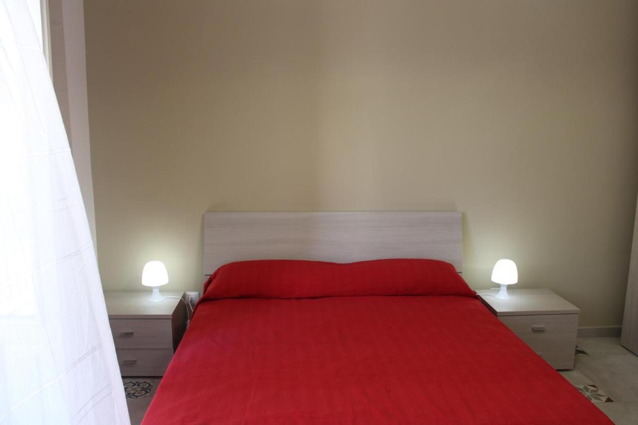 La Stanza Vicino Al Mare , Una Camera Da Letto E Bagno Con Balcone Vista Mare Apartment Balestrate Luaran gambar