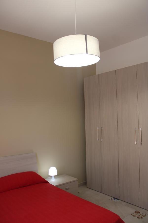La Stanza Vicino Al Mare , Una Camera Da Letto E Bagno Con Balcone Vista Mare Apartment Balestrate Luaran gambar