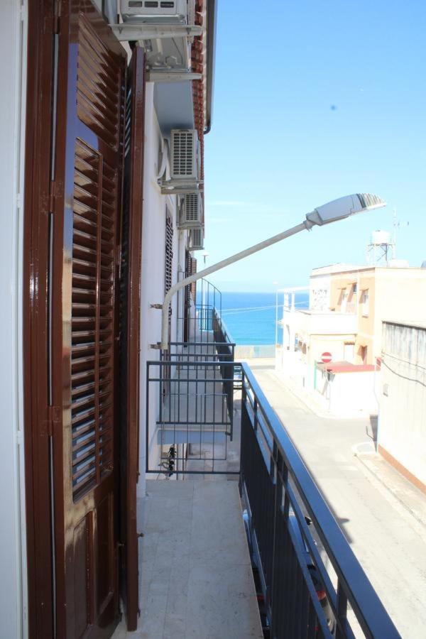 La Stanza Vicino Al Mare , Una Camera Da Letto E Bagno Con Balcone Vista Mare Apartment Balestrate Luaran gambar