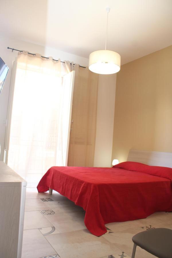 La Stanza Vicino Al Mare , Una Camera Da Letto E Bagno Con Balcone Vista Mare Apartment Balestrate Luaran gambar